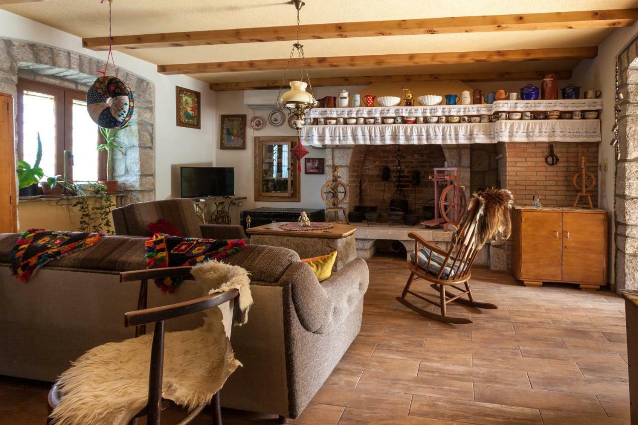 Country Villa St Anton Малинска Экстерьер фото