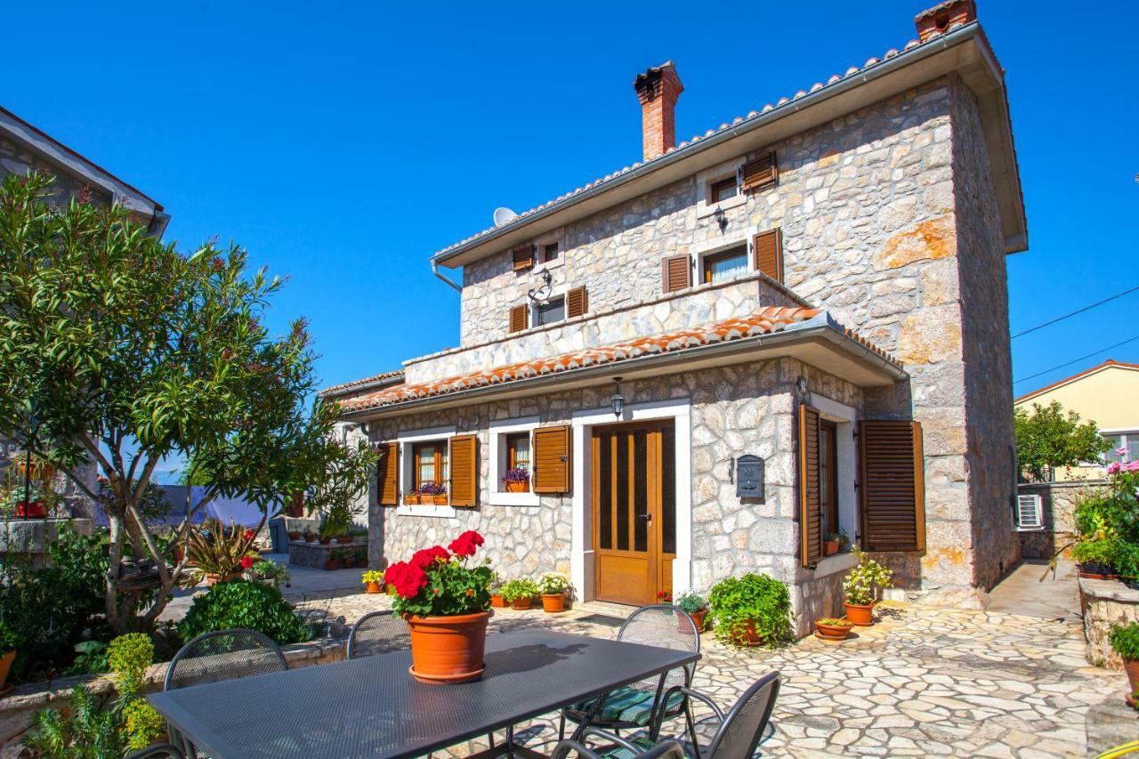 Country Villa St Anton Малинска Экстерьер фото
