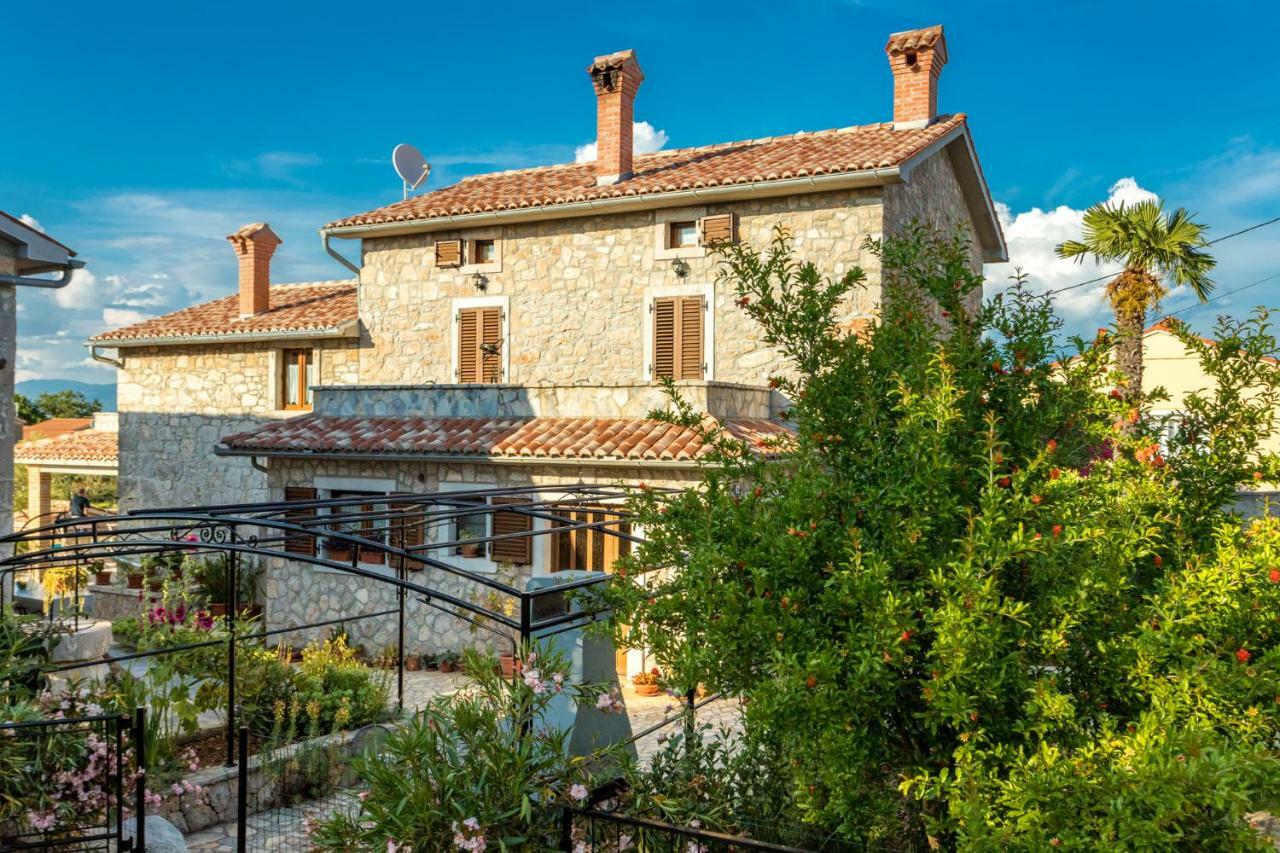 Country Villa St Anton Малинска Экстерьер фото